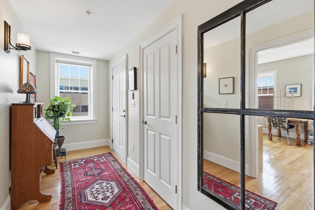 52 Thurston St # 3
