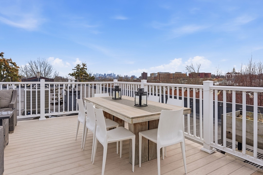 52 Thurston St # 3