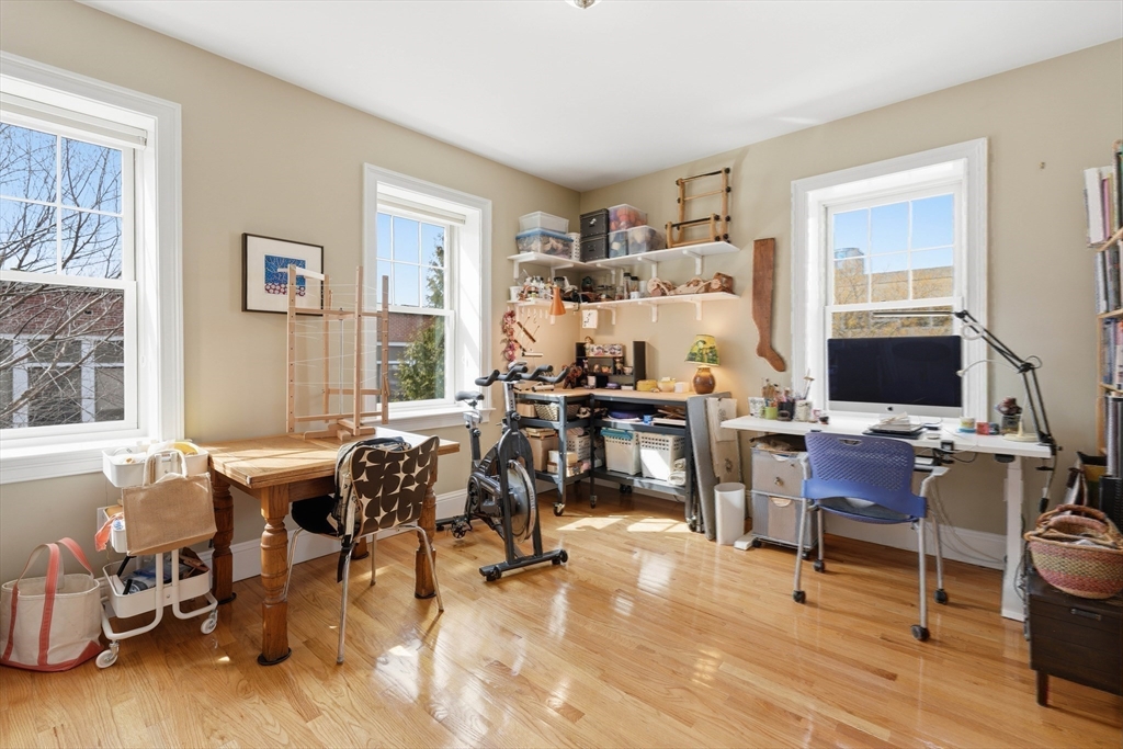 52 Thurston St # 3