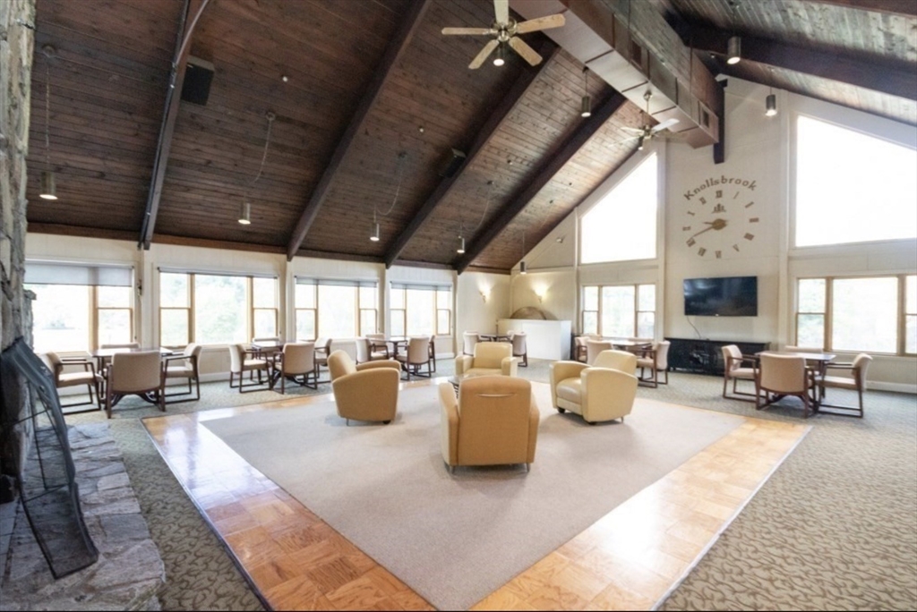 6 Jessica Dr Unit: E