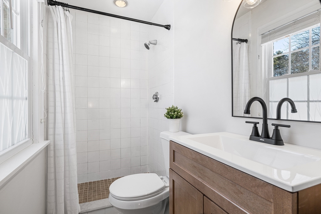 6 Jessica Dr Unit: E