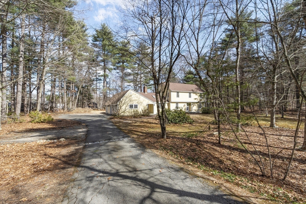 1 Carlton Dr
