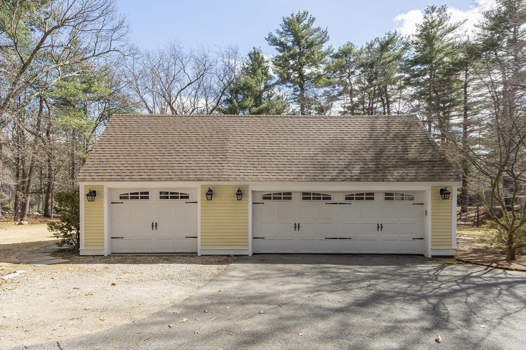 1 Carlton Dr
