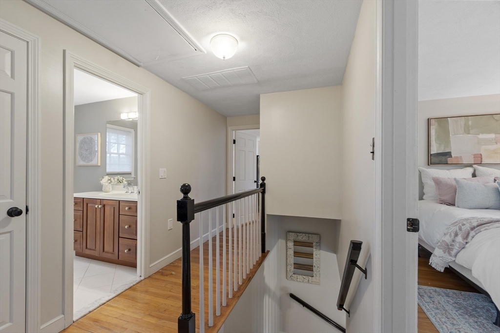 1 Carlton Dr