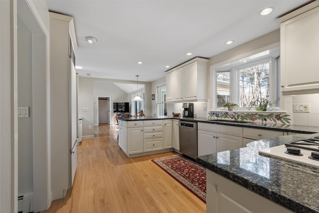 1 Carlton Dr