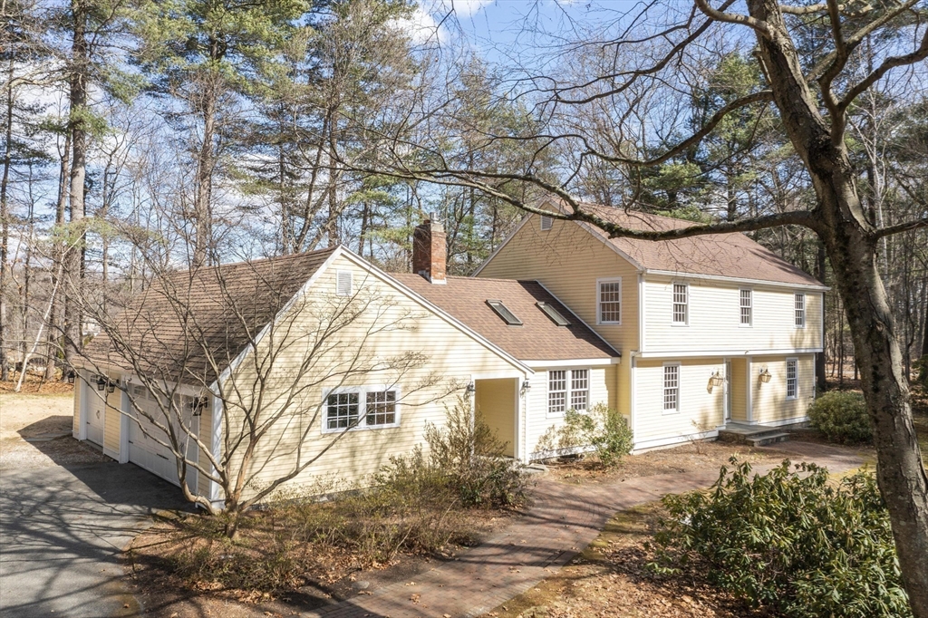 1 Carlton Dr