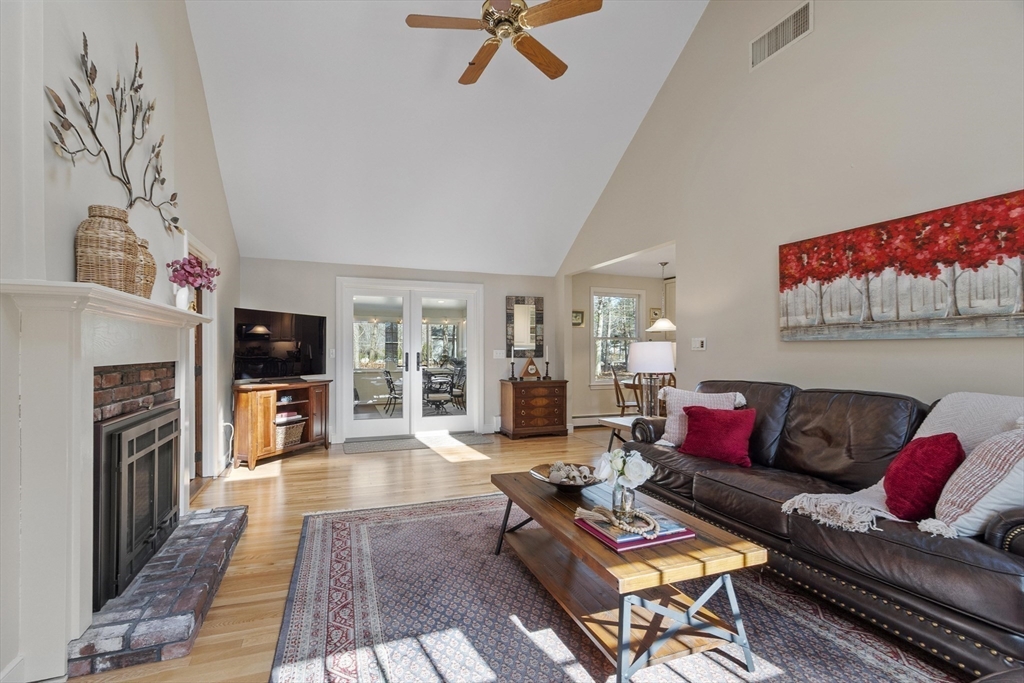 1 Carlton Dr
