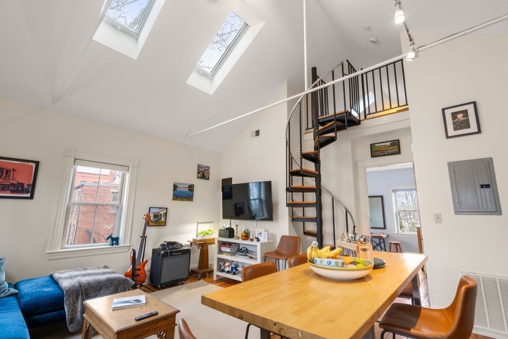 20 Porter St # 3