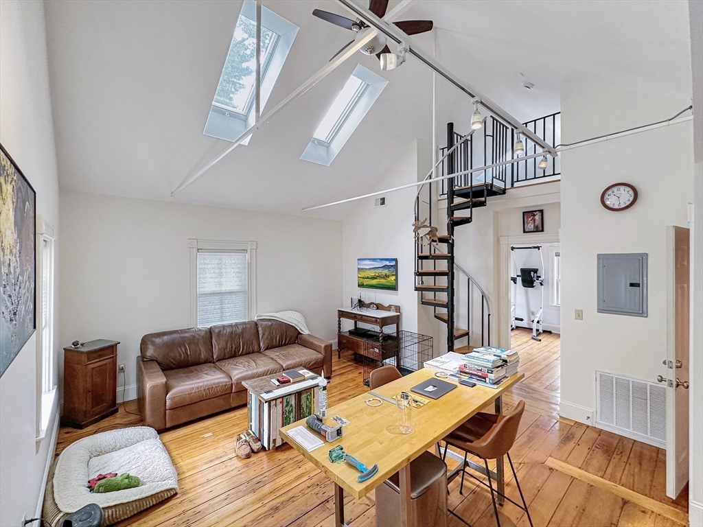 20 Porter St # 3