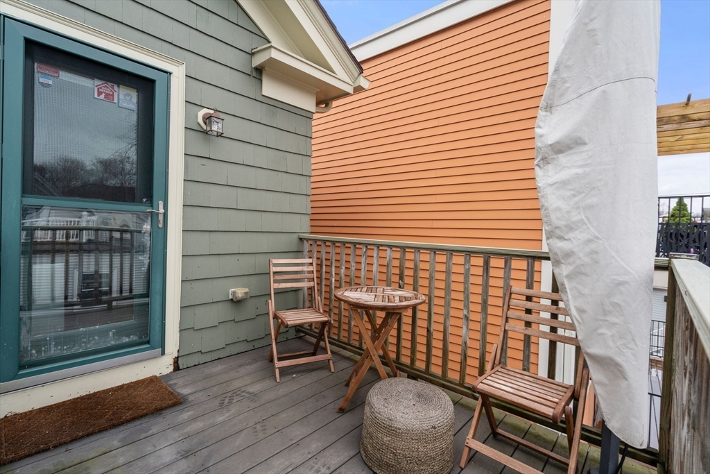 20 Porter St # 3