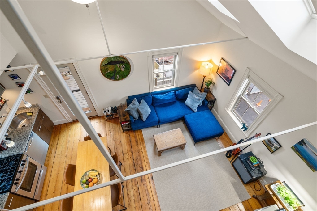 20 Porter St # 3