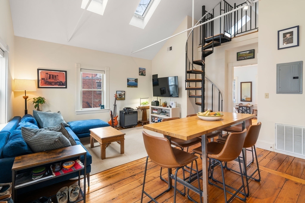 20 Porter St # 3