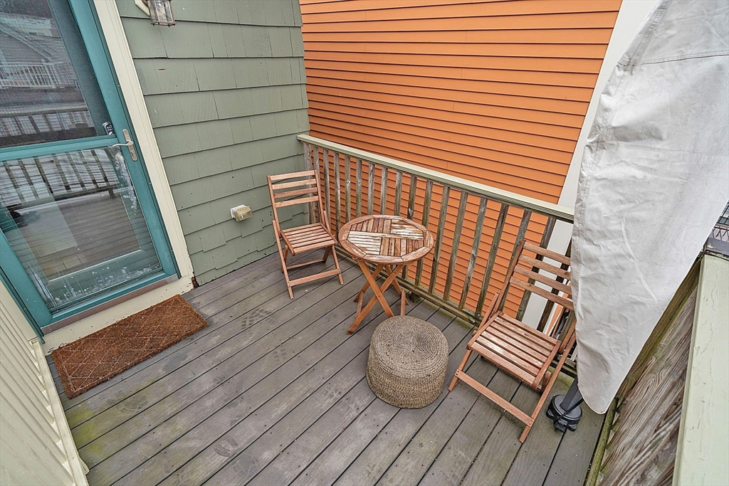 20 Porter St # 3