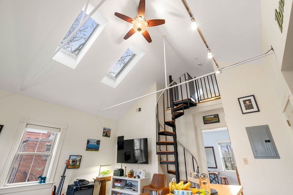 20 Porter St # 3