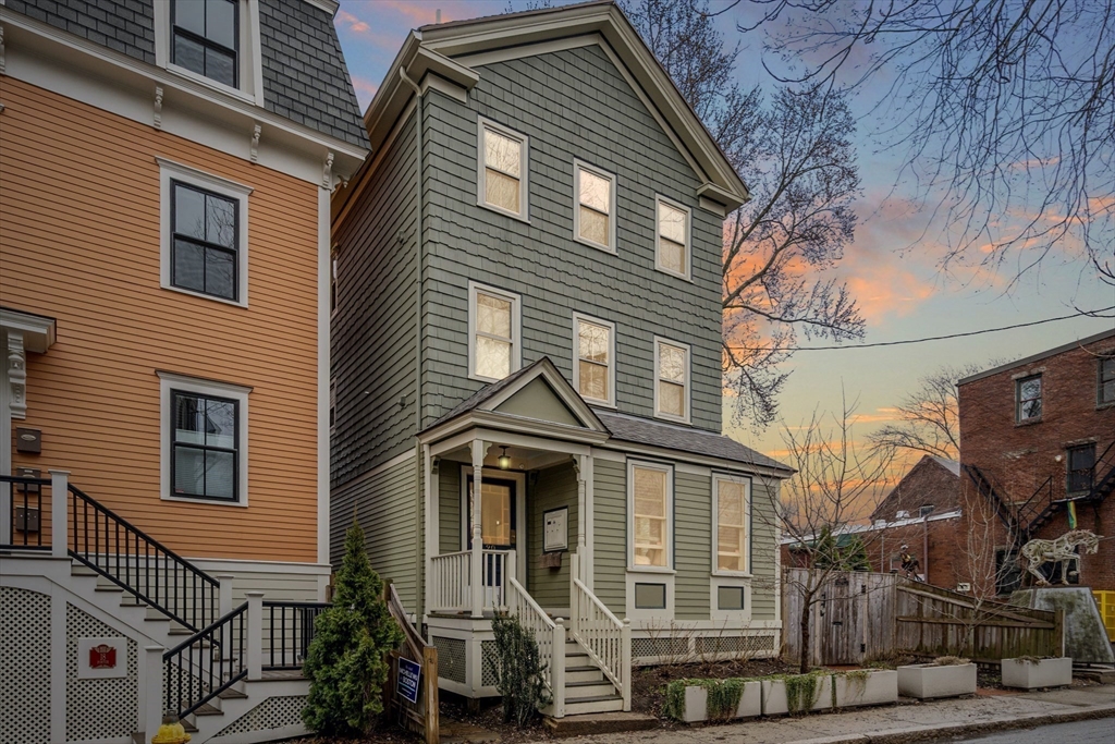 20 Porter St # 3