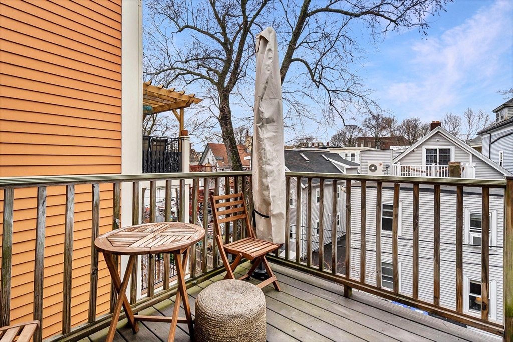 20 Porter St # 3