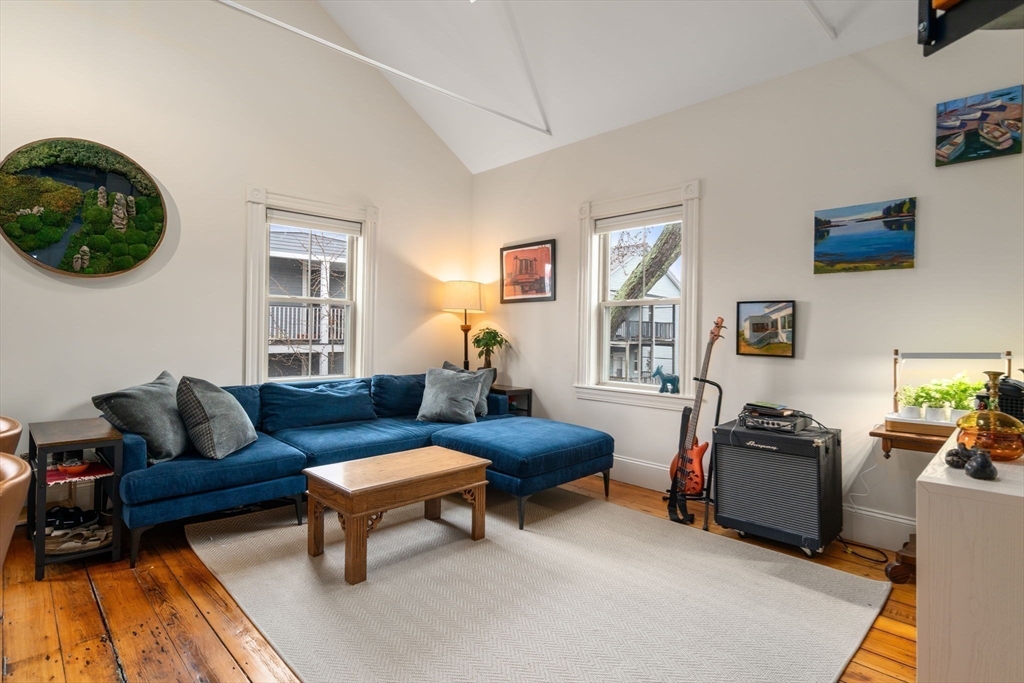 20 Porter St # 3