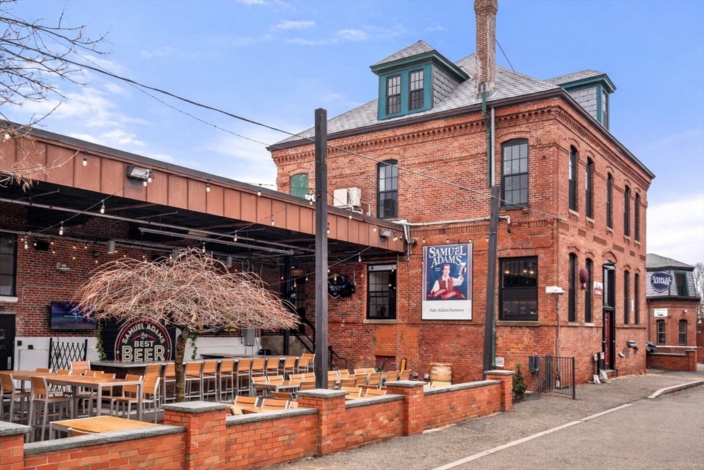 20 Porter St # 3