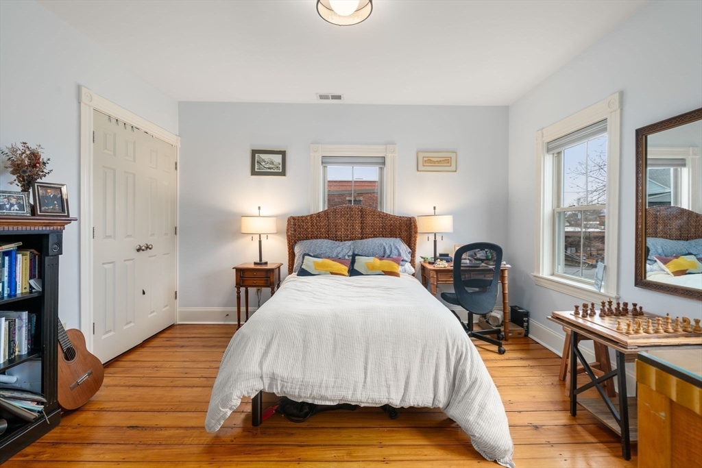 20 Porter St # 3