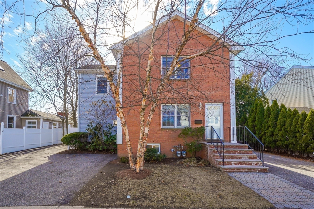 38 Pickering St # A