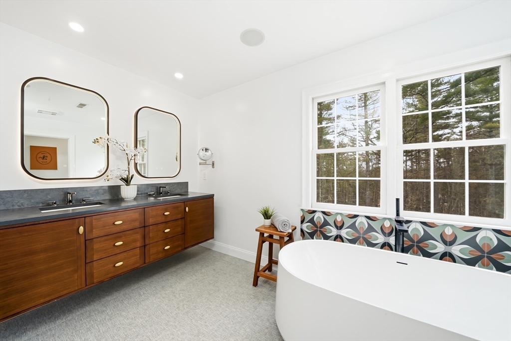 21 Sylvan Dr