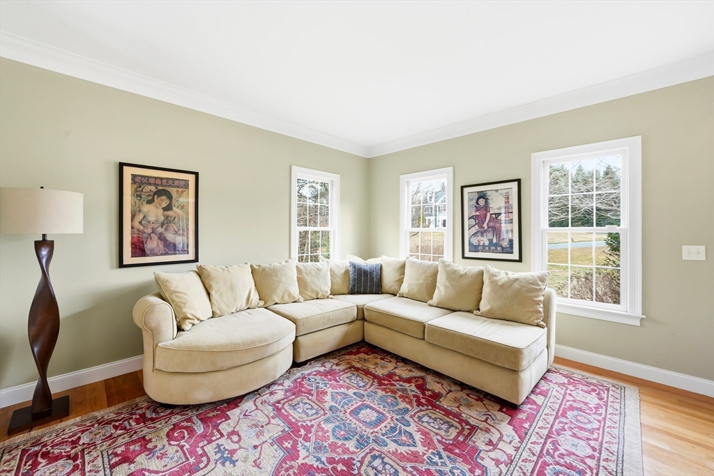 21 Sylvan Dr