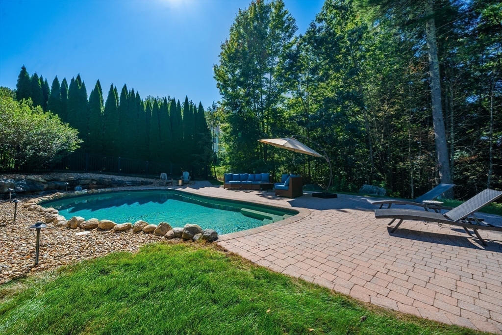 21 Sylvan Dr