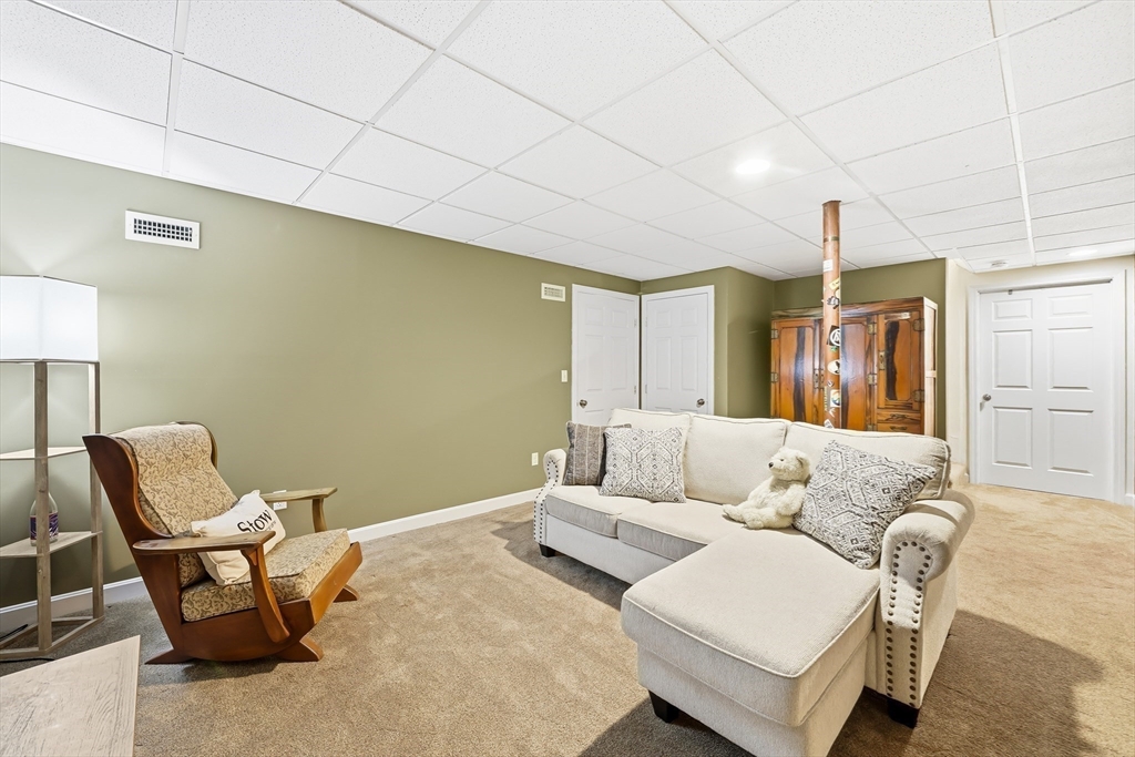 21 Sylvan Dr