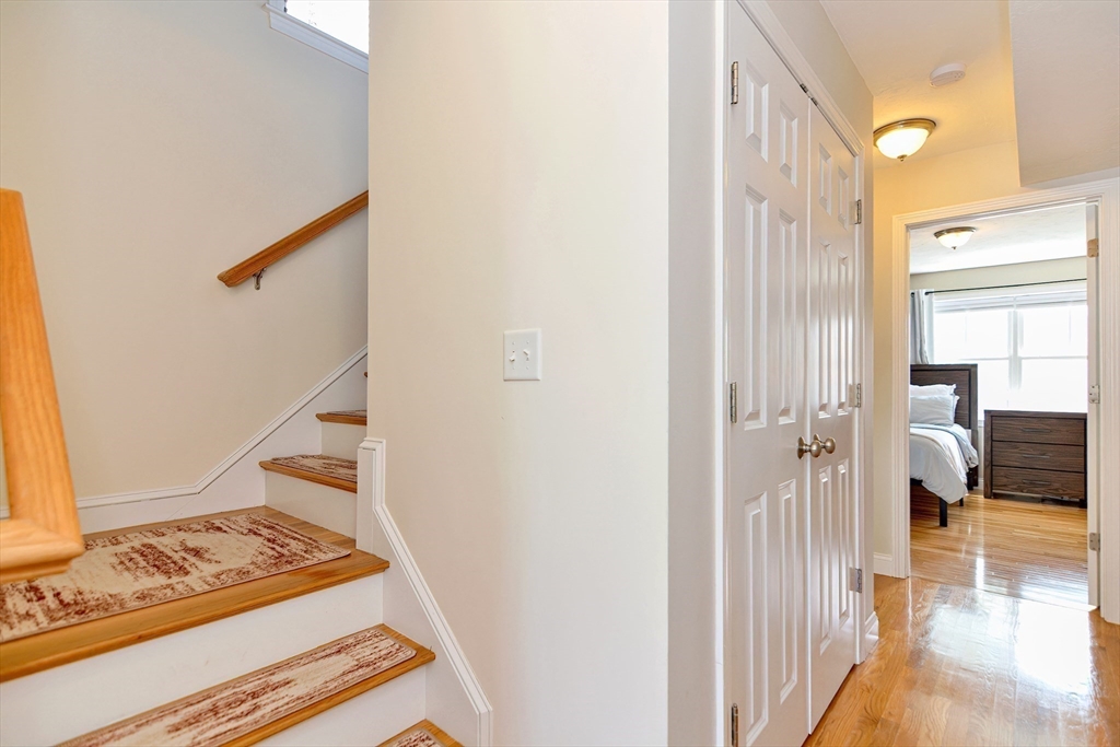 28 Richardson St # 1