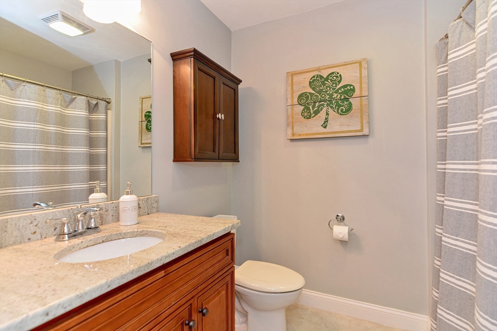 28 Richardson St # 1