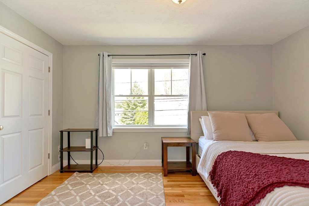 28 Richardson St # 1