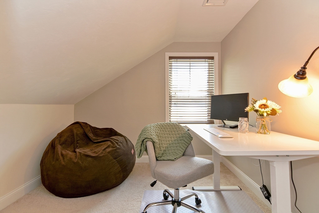 28 Richardson St # 1