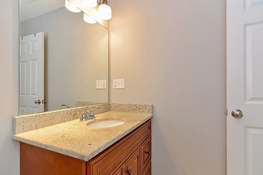 28 Richardson St # 1