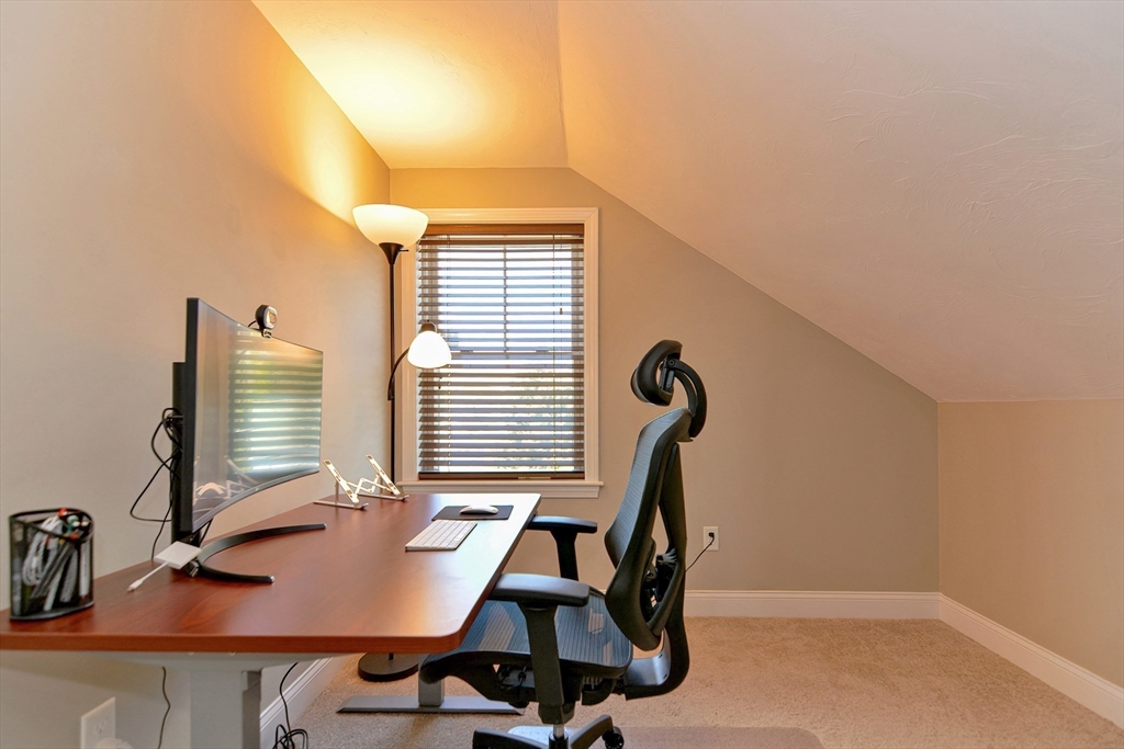 28 Richardson St # 1