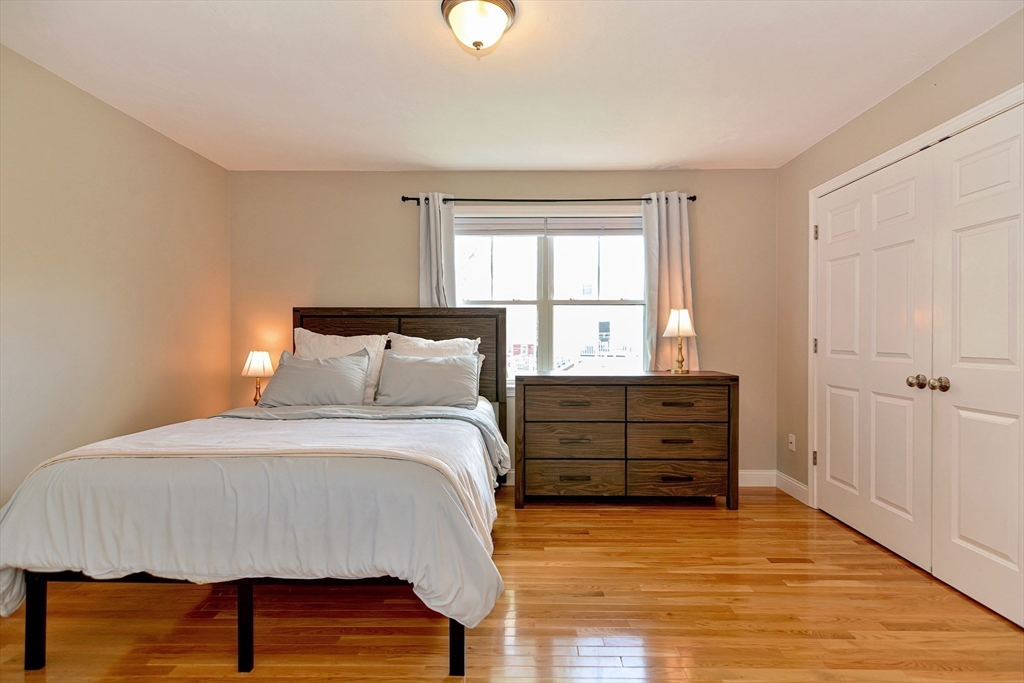 28 Richardson St # 1