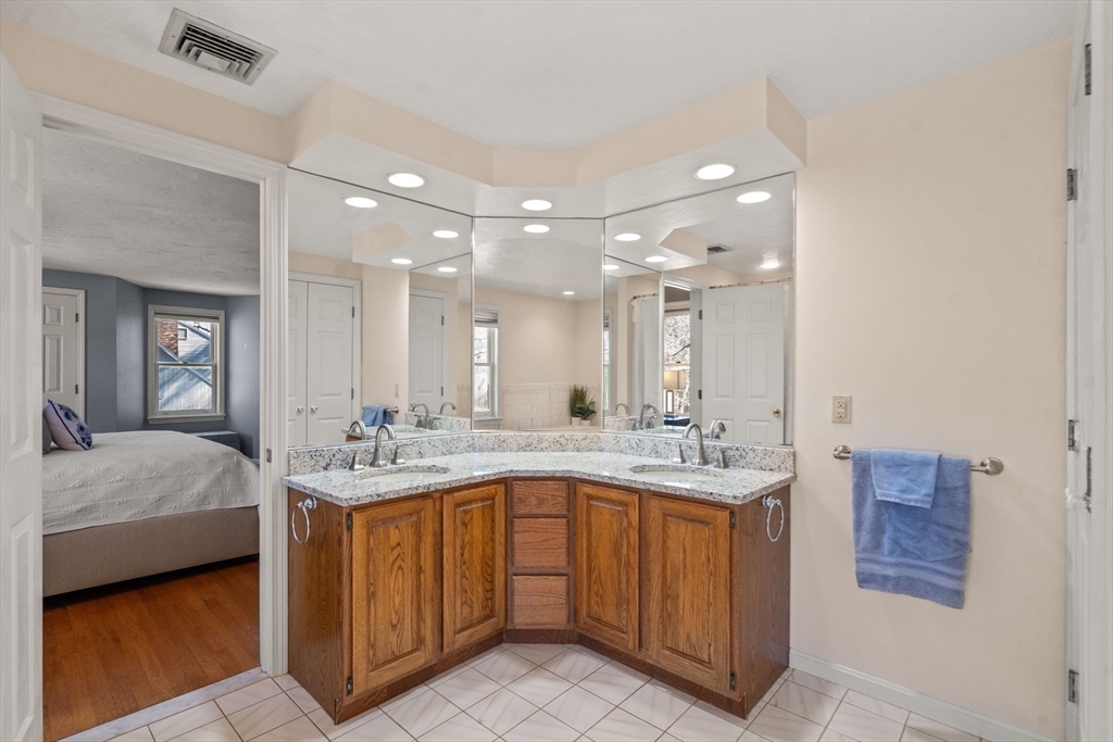 122 Farrington Ln