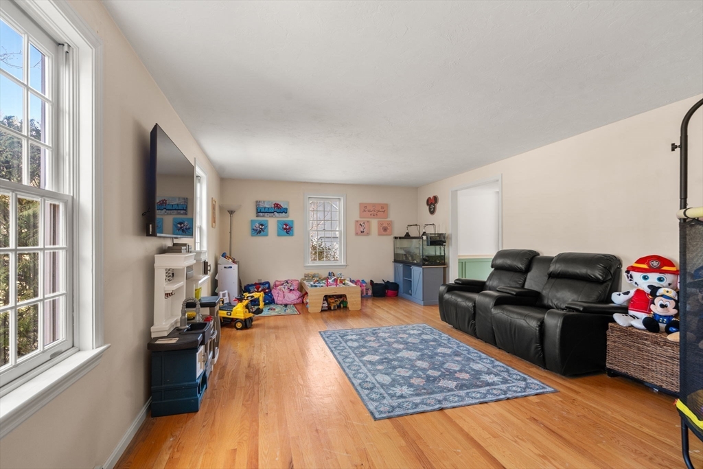 122 Farrington Ln