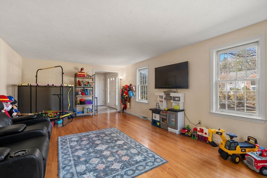 122 Farrington Ln
