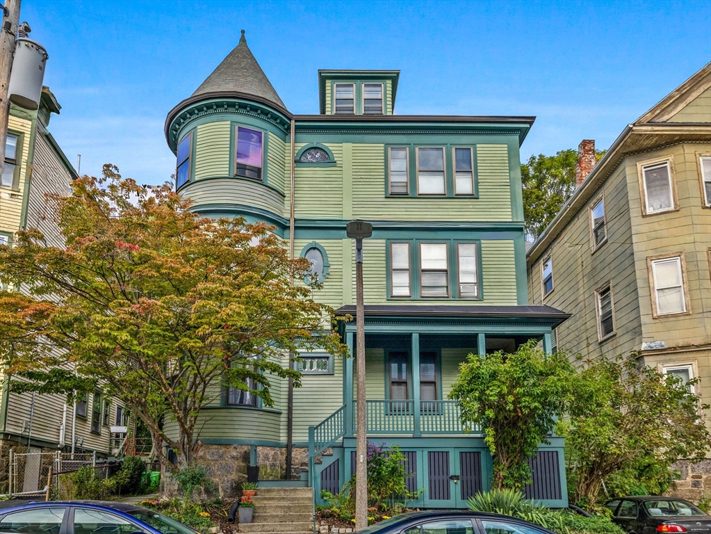 25 Danforth St # 3