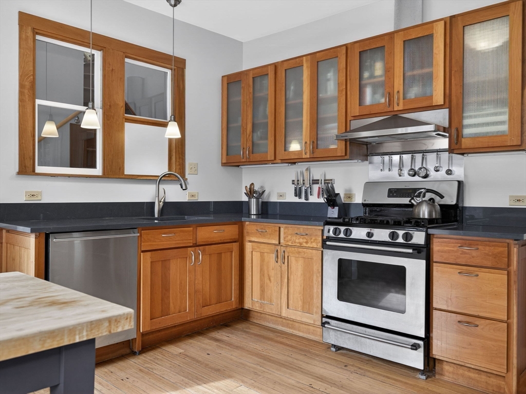 25 Danforth St # 3