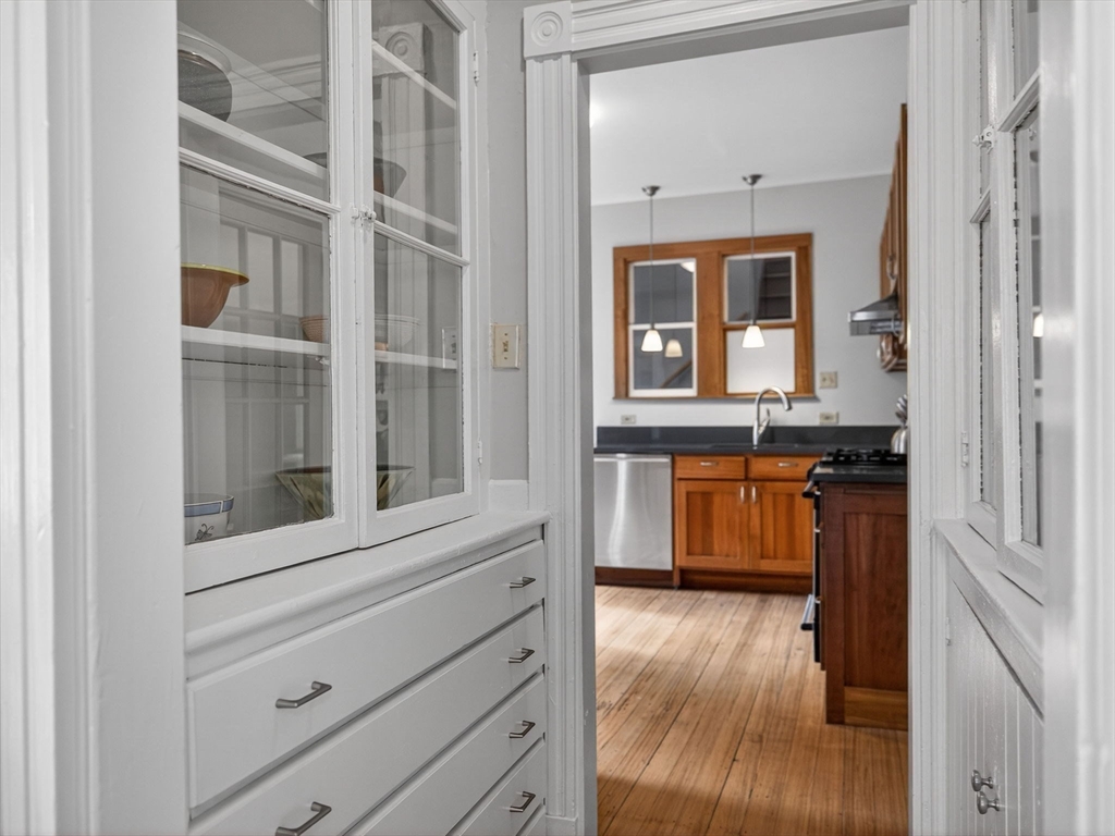 25 Danforth St # 3