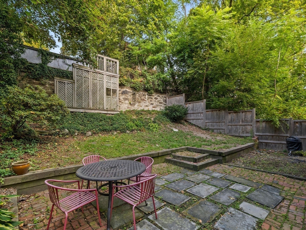 25 Danforth St # 3