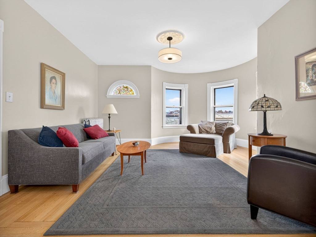 25 Danforth St # 3