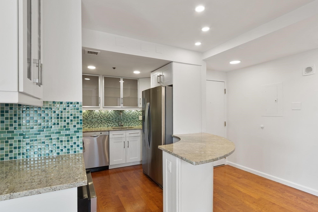 170 Tremont St # 504