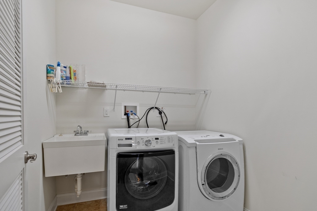 13 Wilshire Way # 13