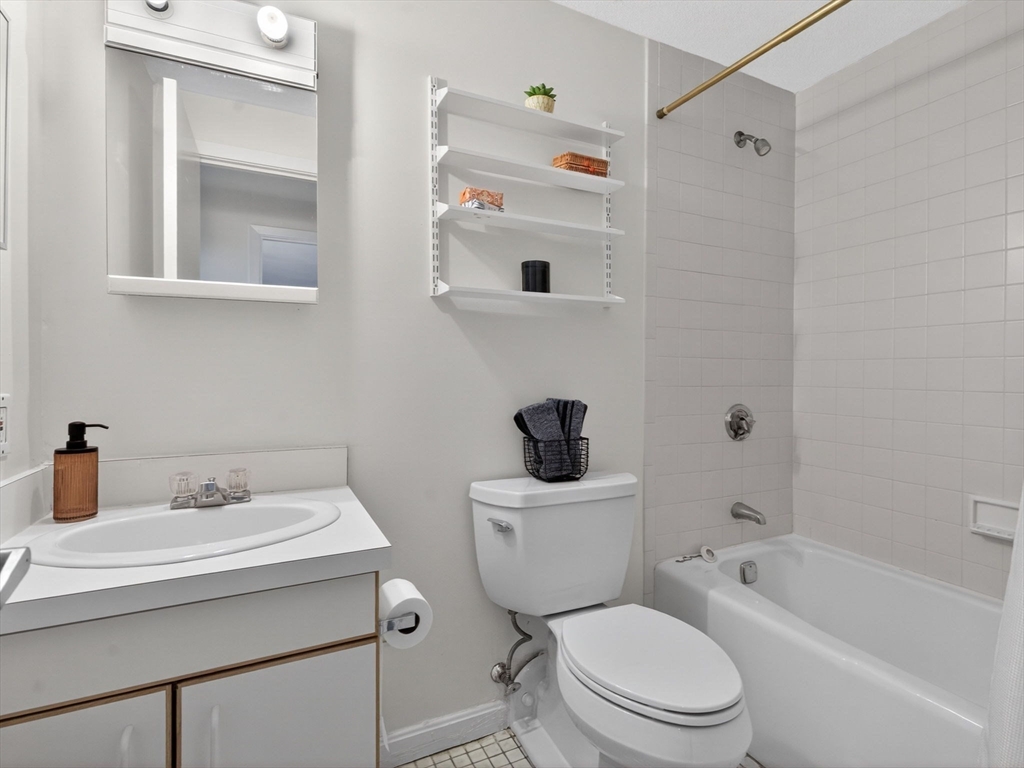 50 Watertown St Unit: 401