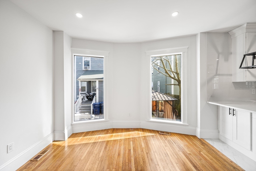 10 Beech St # 2