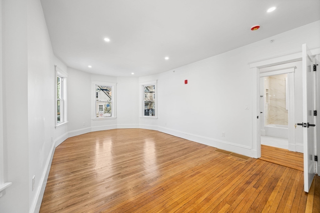 10 Beech St # 2
