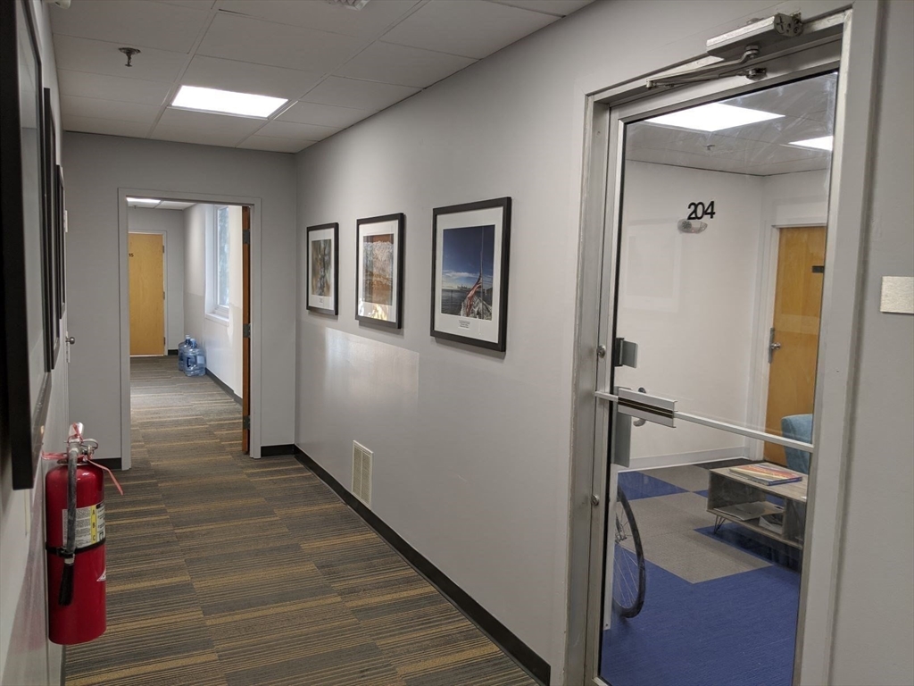 552 Massachusetts Ave # 204