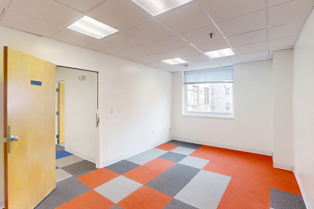 552 Massachusetts Ave # 204